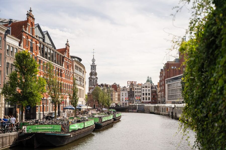Small-Group Walking Tour with Amsterdam Canal Cruise - Who should book this Amsterdam tour?