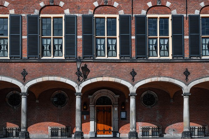 Surprise Walk of The Hague with a Local - The Binnenhof and the center of Dutch power