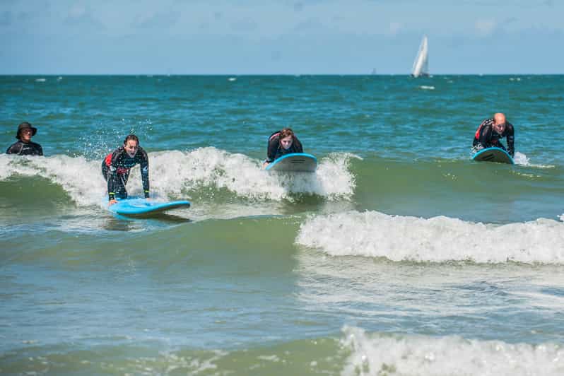 The Hague: Beginner's Surf Lesson - Learning board control and wave timing