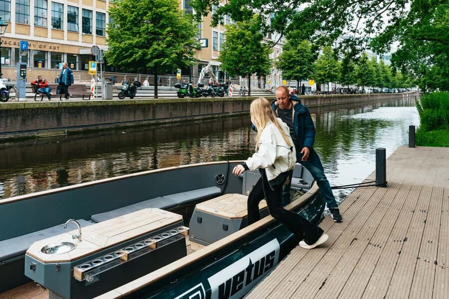 The Hague: Canal Cruise with music from local artists - What the 1.5-hour ride feels like