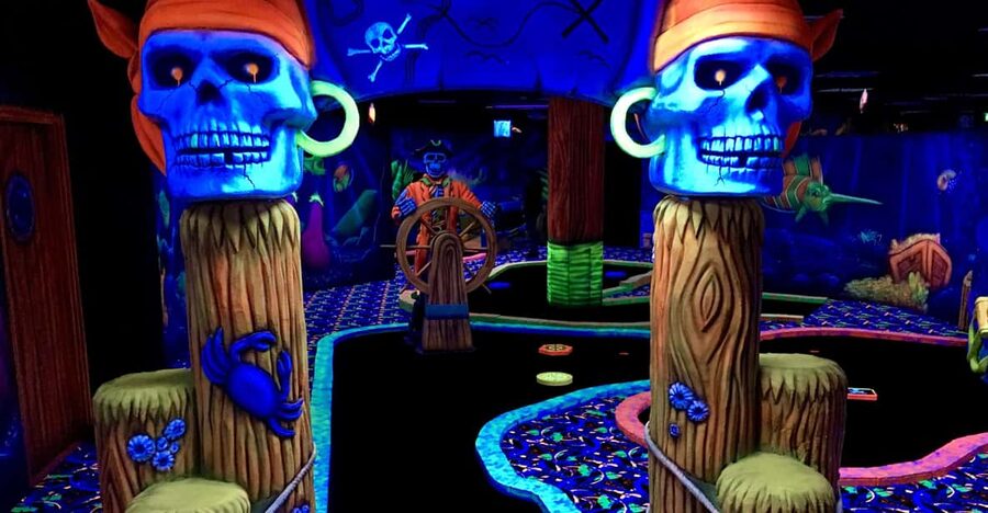 The Hague: Glowgolf Glow in the Dark Indoor Minigolf - Is GlowGolf The Hague worth booking?