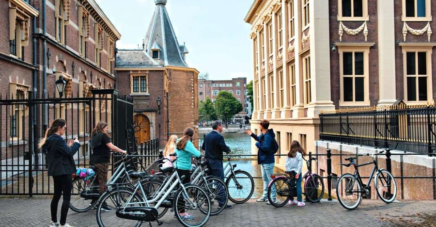 The Hague: Highlights Bike Tour - Royal buildings, stables, and Lange Voorhout