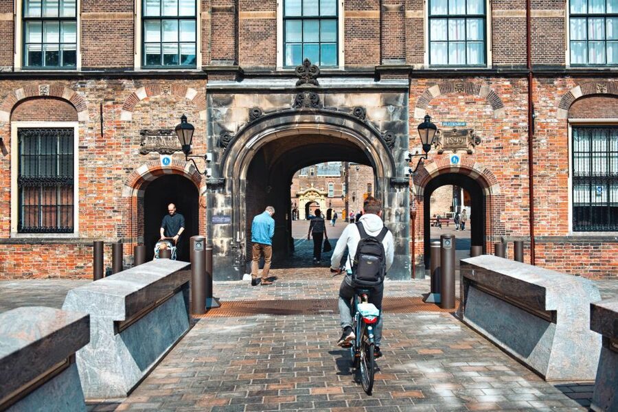 The Hague: Highlights Bike Tour - The Passage and the smaller streets
