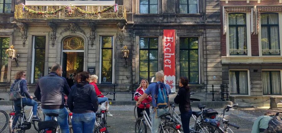 The Hague: Highlights Bike Tour - Why a bike works so well in The Hague