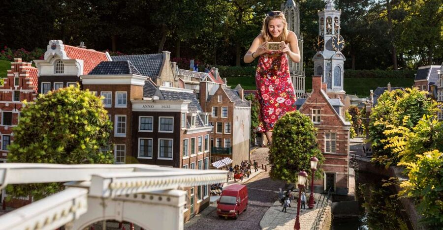 The Hague: Madurodam Miniature Park Entry Ticket - Becoming part of The Night Watch