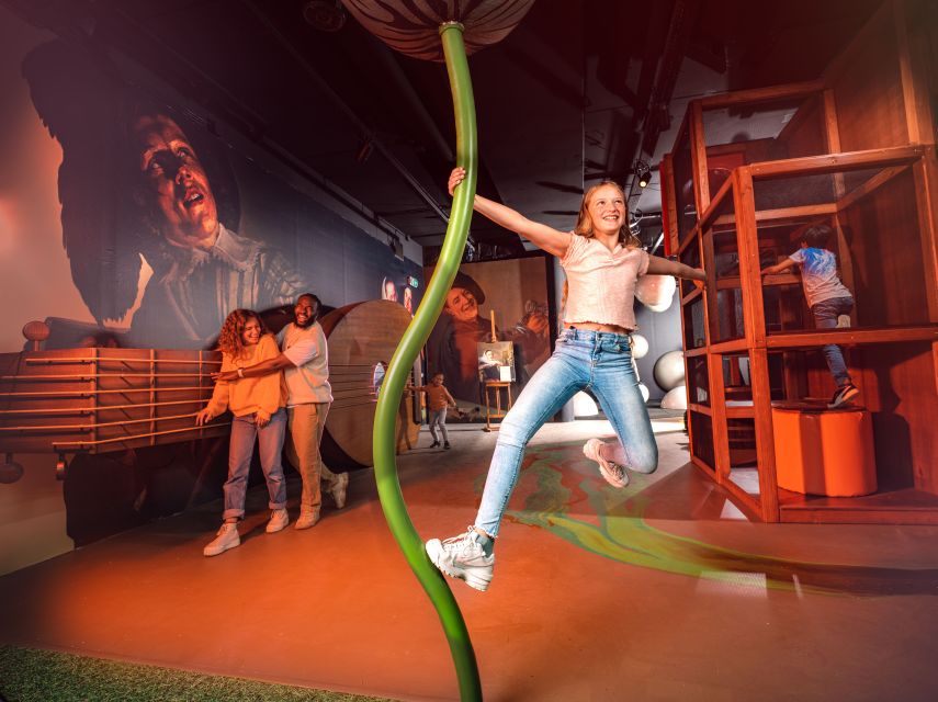 The Hague: Madurodam Miniature Park Entry Ticket - Begin outdoors with Dutch icons