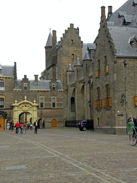 The Hague: Old City Private Walking Tour - Starting at Central Station and entering royal The Hague