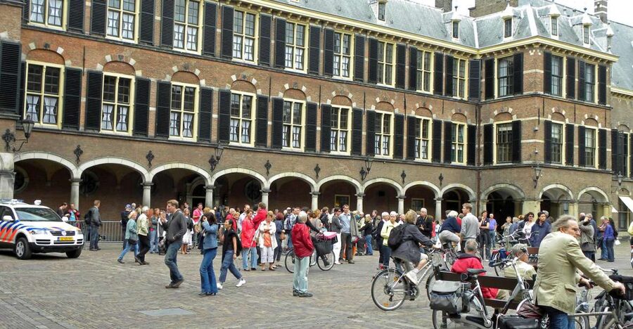 The Hague: Old City Private Walking Tour - The Binnenhof and the making of Dutch power
