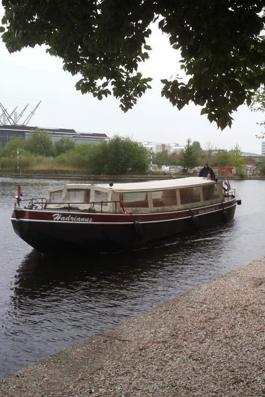 The Hague: One Way Boat Ticket to or from Delft - Starting in Delft beside the Oostpoort