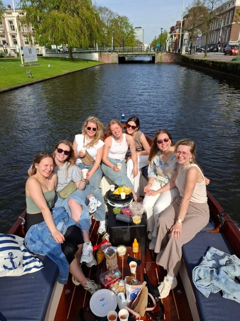 The Hague: Private Boattour up to 10 persons - Key points to know before you book
