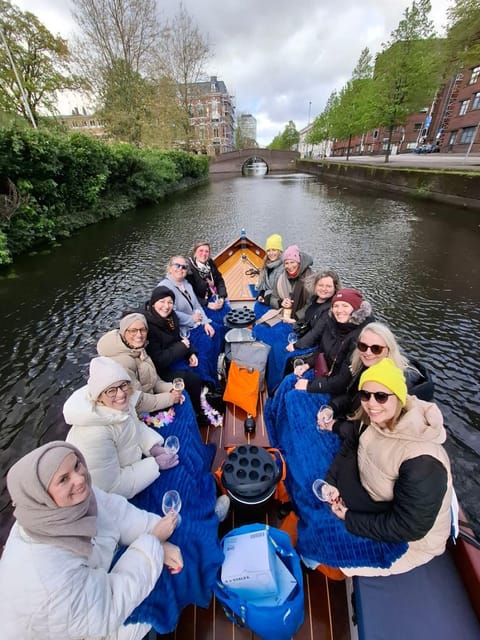 The Hague: Private Boattour up to 10 persons - Why the private format changes the experience