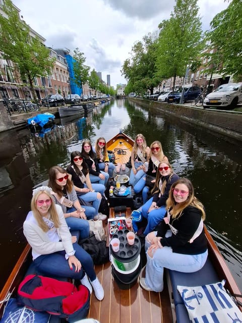 The Hague: Private Boattour up to 10 persons - Weather, clothing, and comfort