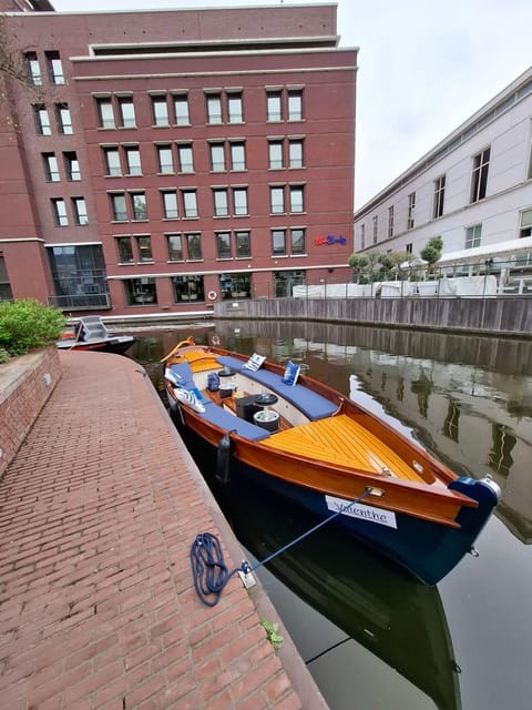 The Hague: Private Boattour up to 10 persons - Price, group size, and overall value