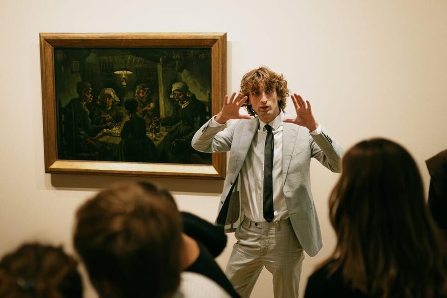 Tour in Spanish: Van Gogh Museum Private Tour - The first paintings: Vincent before Van Gogh became famous