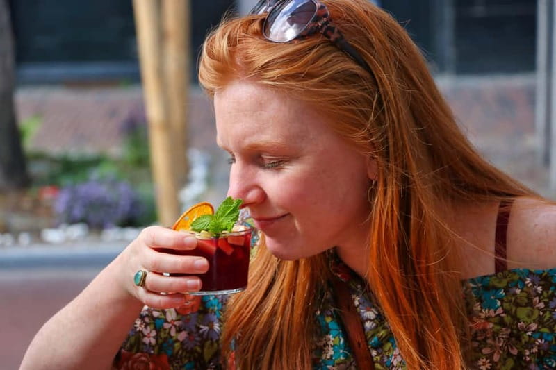 Utrecht: Food Tour with many stops at vegan restaurants! - Starting beneath Thinker on Rock