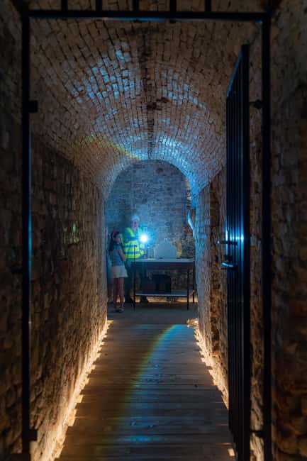 Utrecht: Lofen Palace with Entry Ticket & Guide (Dutch) - How the Fire Changed the Palace