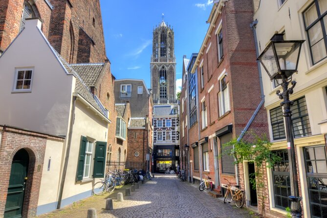 Utrecht Old Town: Medieval Monster Hunt & Walking Tour - Key points at a glance