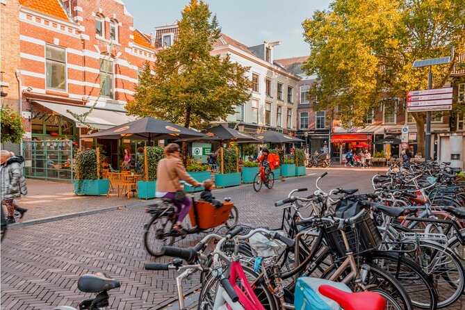 Utrecht Old Town: Medieval Monster Hunt & Walking Tour - How the app works in practice