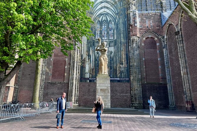 Utrecht Small Public Walking Tour - The square that rose from a swamp