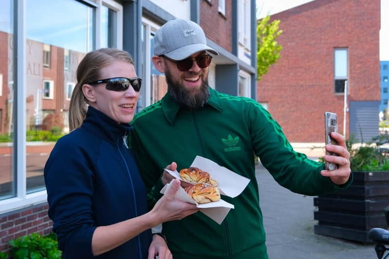 Utrecht: Vegan Food Bike Tour - 6 Tastings (excl. bike) - Karma Kebab and the familiar dish made vegan