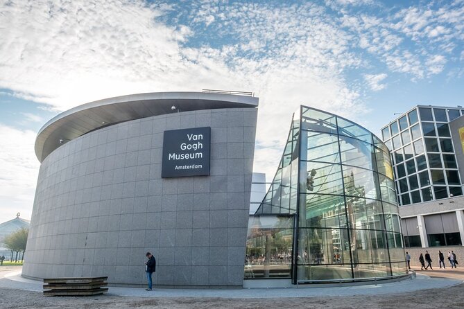 Van Gogh Museum Small Group Guided Tour - Following Van Gogh from early work to lasting fame