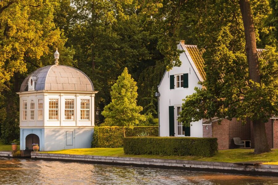 Vecht River: Full-day Cruise with Lunch - Slot Zuylen and its garden setting