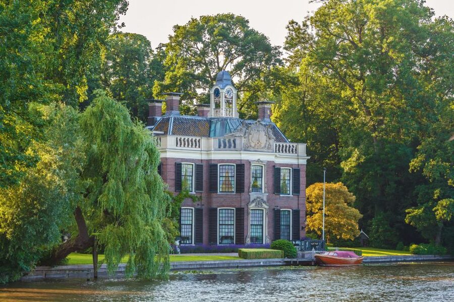 Vecht River: Private Tour sightseeing Cruise with diner - A private car ride from Amsterdam, Utrecht, or Schiphol