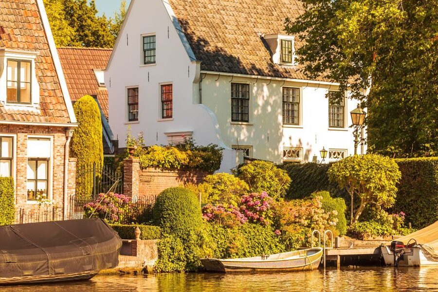 Vecht River: Private Tour sightseeing Cruise with diner - My call: book it for a relaxed Dutch afternoon
