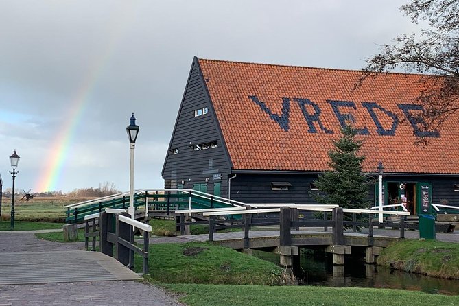 Visit Amsterdam Countryside with windmills by bike - Zaanse Schans in a 90-minute visit