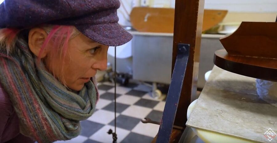 Volendam: 2.5-Hour Cheesemaking Workshop & Clog Making Tour - Raw milk is the key health consideration