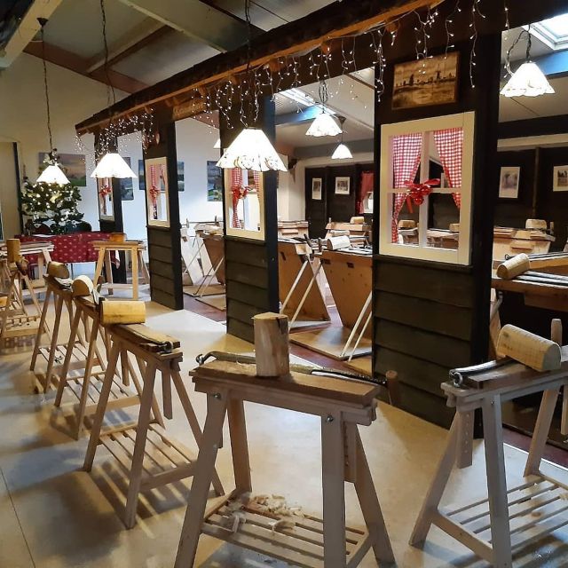 Volendam: 2-Hour Clogmaking Workshop and Cheese Tour - What happens at Simonehoeve near Volendam