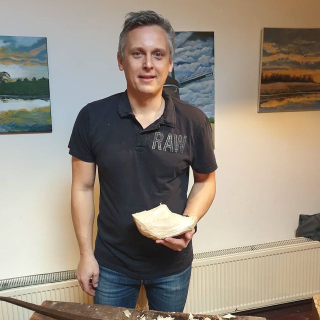 Volendam: 2-Hour Clogmaking Workshop and Cheese Tour - Tasting stroopwafel, speculaas, cheese, and fruit wine