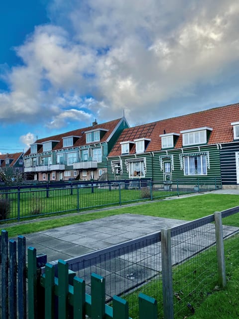 Volendam: Bike Rental including Highlights-Routes - Why Volendam makes a smart starting point