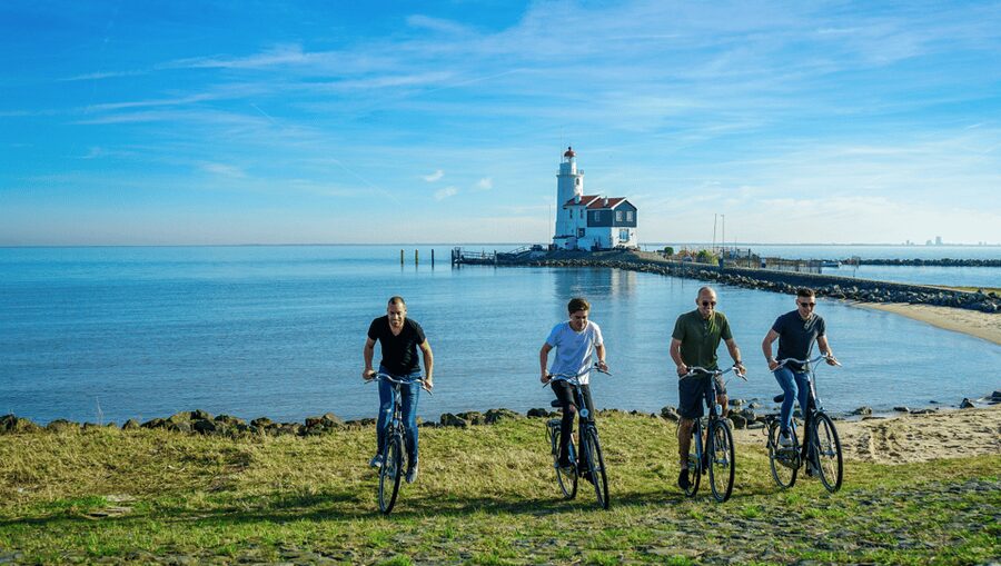 Volendam: Bike Rental including Highlights-Routes - Zuiderwoude and Broek in Waterland