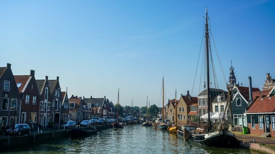 Volendam: E-Bike Rental including Highlights-Routes - Practical advice for a smoother ride