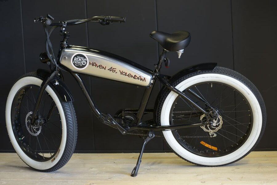 Volendam: E-Fatbike Rental - Edam, quiet canals and cheese shops