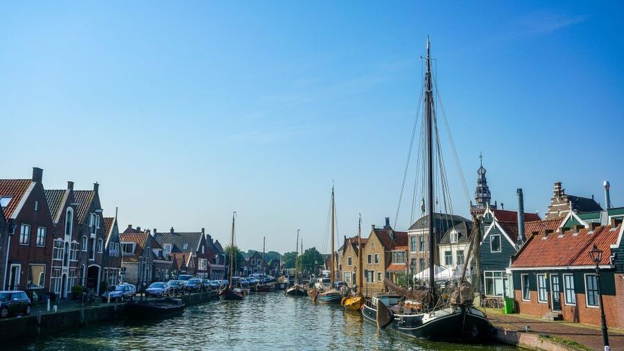 Volendam: E-Scooter Rental - What the $42 price really buys you