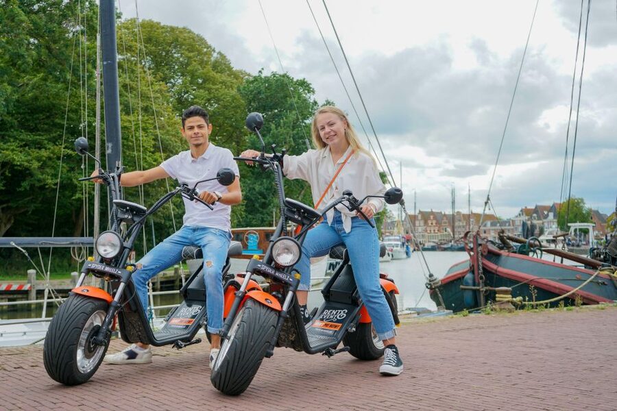 Volendam: E-Scooter Rental - What to bring and what not to bring