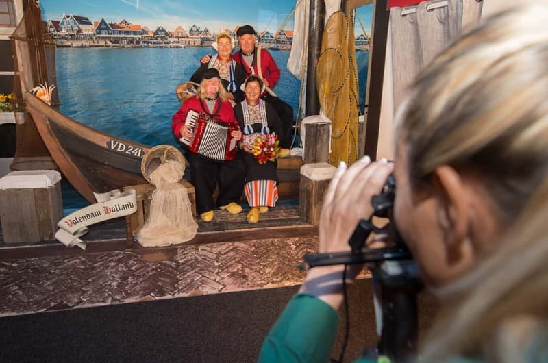 Volendam: Photo Opportunity in Traditional Dutch Costume - Getting dressed in traditional Volendam style