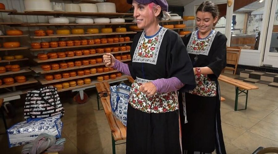 Volendam: Traditional Costume Photo with Cheese & Clog Tour - Watching a wooden clog become footwear
