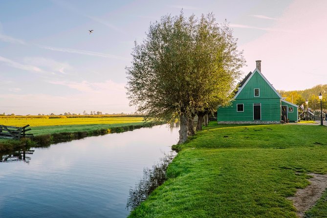 Windmill Tour from Amsterdam, Including Volendam & Marken - Crowds, comfort, and mobility