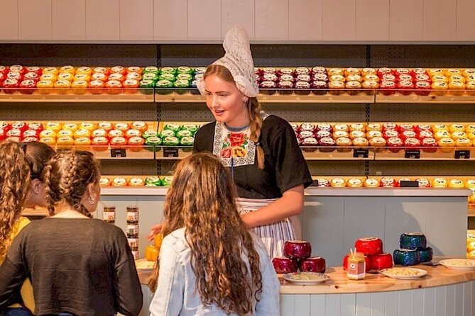 Windmills Country side tour Zaanse Schans-Cheesefactory-Volendam - What the Driver-Guide Role Really Means