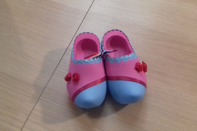 Wooden Shoes Painting Private Workshop in Simonehoeve - Who will enjoy this most?