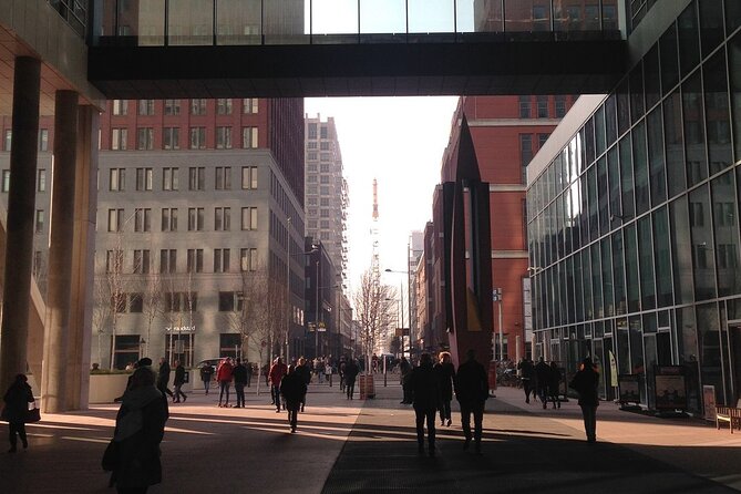 Your Own Hague. Behind The Scenes of The Royal City - The prime minister’s office and a touch of political luck