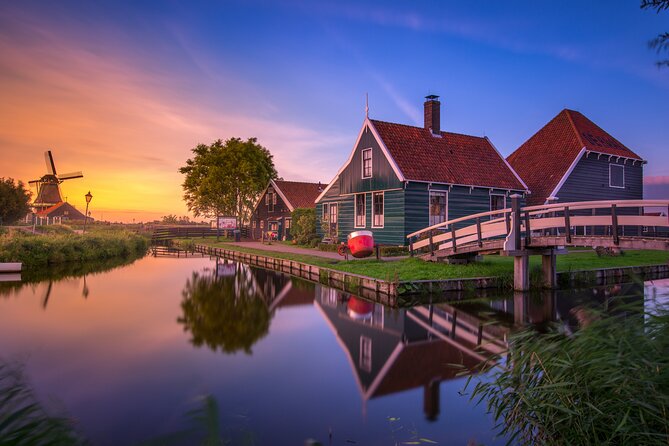 Zaanse Schans and Cheese Tasting Guided Tour from Amsterdam - Two and a half hours among windmills