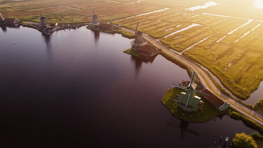 Zaanse Schans: Cruise UNESCO Windmills Village + Live Guide - The chocolate factories and the smell you cannot miss