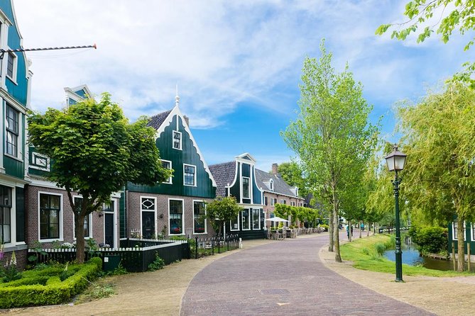 Zaanse Schans, Edam, Volendam and Marken Tour - Edam: a pretty town with the day’s best tasting