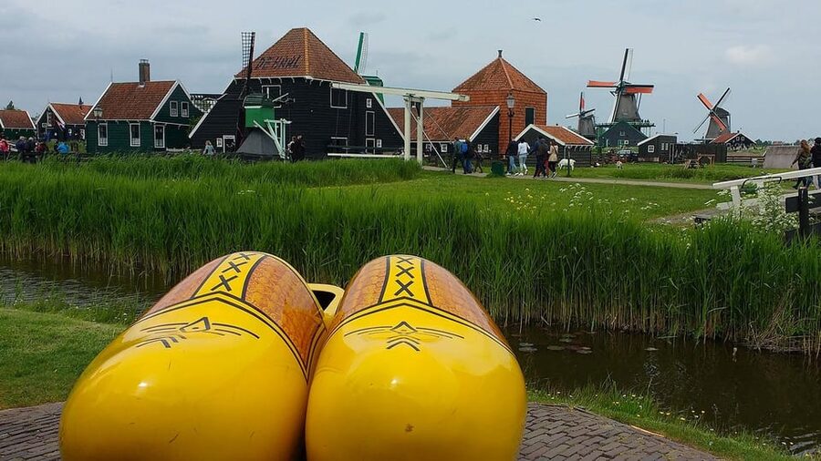 Zaanse Schans: Half-Day Private Guided Tour - Choosing Whether To Enter A Windmill