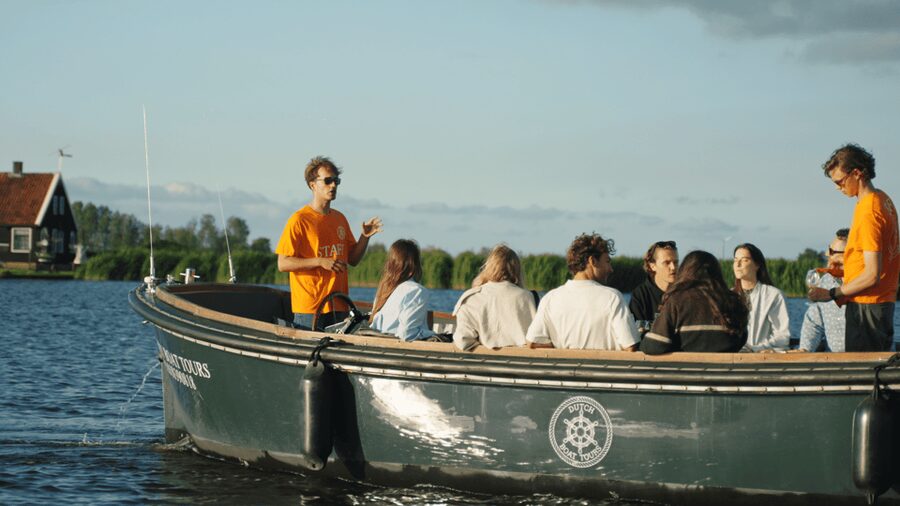 Zaanse Schans: Private Cruise + Live Guide, Optional Drinks - The guide and skipper make the difference