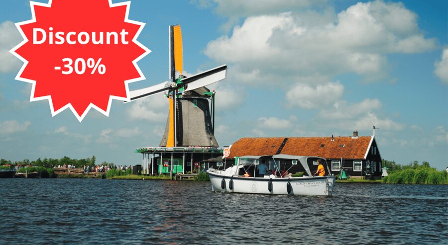 Zaanse Schans: Private Cruise + Live Guide, Optional Drinks - Meeting the boat at the Zaanse Schans dock